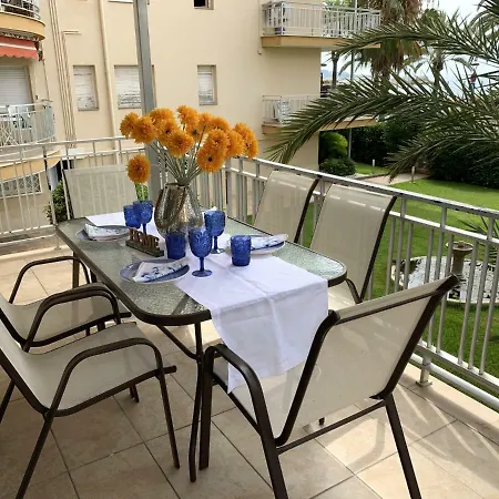 T&h Las Palmeras Family Apartment Salou
